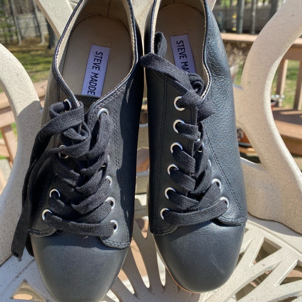 Shoes - Picture 3 of 5